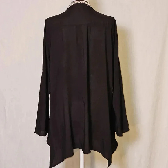 Apryl Sky Floral Roll Tab Sleeve,Sharkbite Hem Bohemian Top Sz Lg - Picture 6 of 9